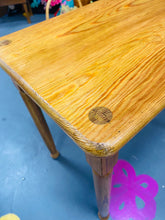 Load image into Gallery viewer, Bwrdd bychan pren Pîn a wnaed â llaw, heb hoelen, allan o bren o hen Gapel yn Dogellau / Handmade Pitch Pine wooden side table made with no nails out of wood from an old Chapel in Dolgellau
