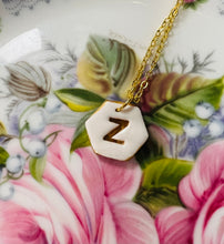 Load image into Gallery viewer, Mwclis Hexagon Z aur / Hexagon gold Z necklace
