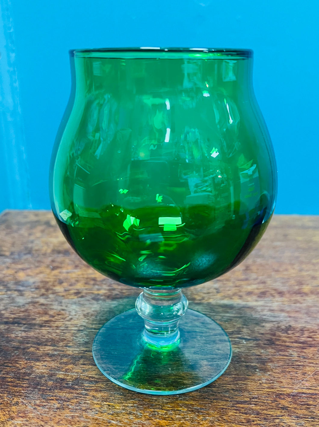 Gwydryn brandy balŵn Gwyrdd Retro o’r 60au / Retro Green balloon Brandy glass from the 60s