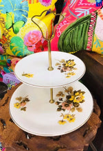 Load image into Gallery viewer, Stand Cacen Falcon Ware Vintage / Vintage Falcon Ware Cake Stand
