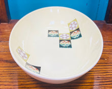 Load image into Gallery viewer, Powlen hirgrwn Carltonware Retro o’r 60au / Retro oblong Carltonware bowl from the 60s
