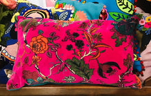 Load image into Gallery viewer, Clustog Blodeuog Melfed Pinc / Pink Velvet Floral Cushion (Ian Snow)
