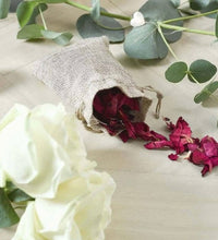 Load image into Gallery viewer, Conffeti petalau rhosyn naturiol a bioddiraddadwy / Natural and biodegradable rose petal confetti
