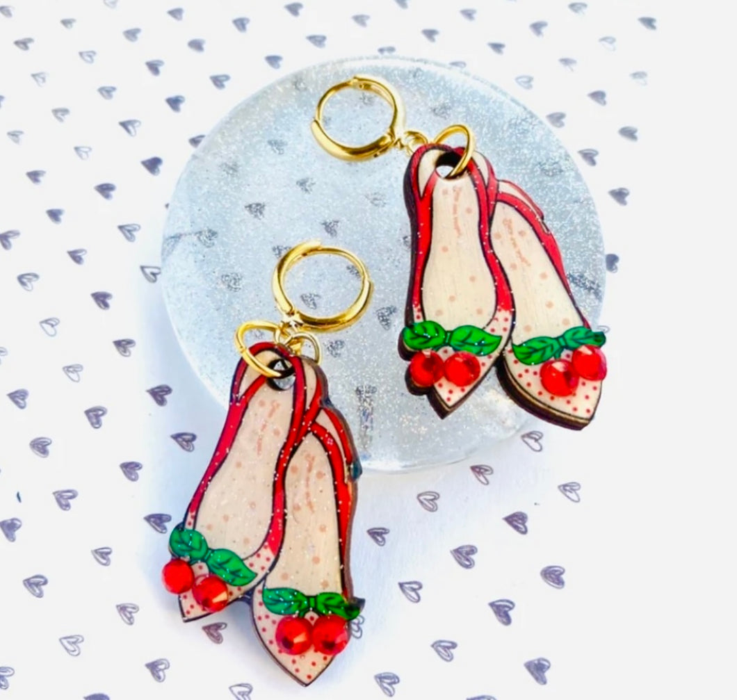 Clustlysau Esgidiau Ceirios dylanwad y 1950au / 1950s inspired Cherry Shoes earrings