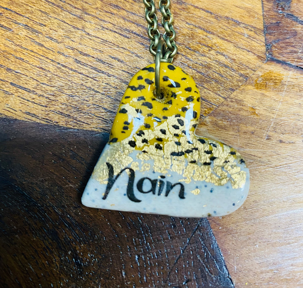 Mwclis Sbotiog Mwstard Nain Perthyn / Mustard Spotted Perthyn Nain Necklace