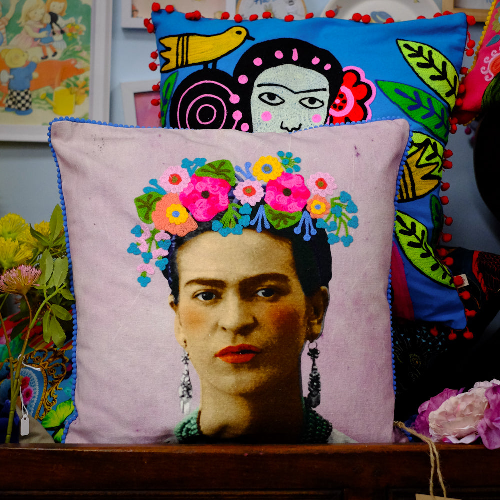 Clustog Frida Pinc / Frida Pink Cushion (Ian Snow)