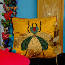 Load image into Gallery viewer, Clustog Pry wedi ei Frodio / Embroidered Fly Cushion (Ian Snow)
