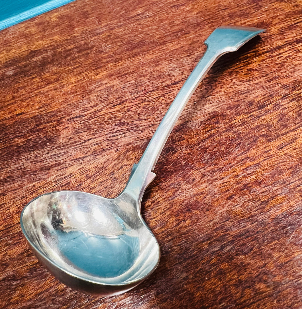 Ladle arian Hynafol / Antique silver ladle