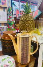 Load image into Gallery viewer, Bwced rhew aur Kitsch siâp Pinafal / Kitsch golden Pineapple shaped Ice Bucket
