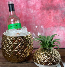 Load image into Gallery viewer, Bwced rhew aur Kitsch siâp Pinafal / Kitsch golden Pineapple shaped Ice Bucket
