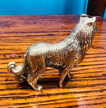 Load image into Gallery viewer, Ffigwr brass Vintage bychan siâp Rough Collie / Small brass Vintage Rough Collie figure
