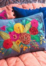 Load image into Gallery viewer, Clustog flodeuog Denim wedi ei ailgylchu a’i frodio â llaw / Recycled floral Denim hand embroidered cushion (Ian Snow)
