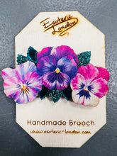 Load image into Gallery viewer, Broits 3 Pansi dyfrlliw / 3 watercolour Pansie brooch
