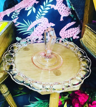 Load image into Gallery viewer, Plât Gweini Gwydr Pinc Vintage gyda handlen / Pink Glass Vintage Serving Plate with handle
